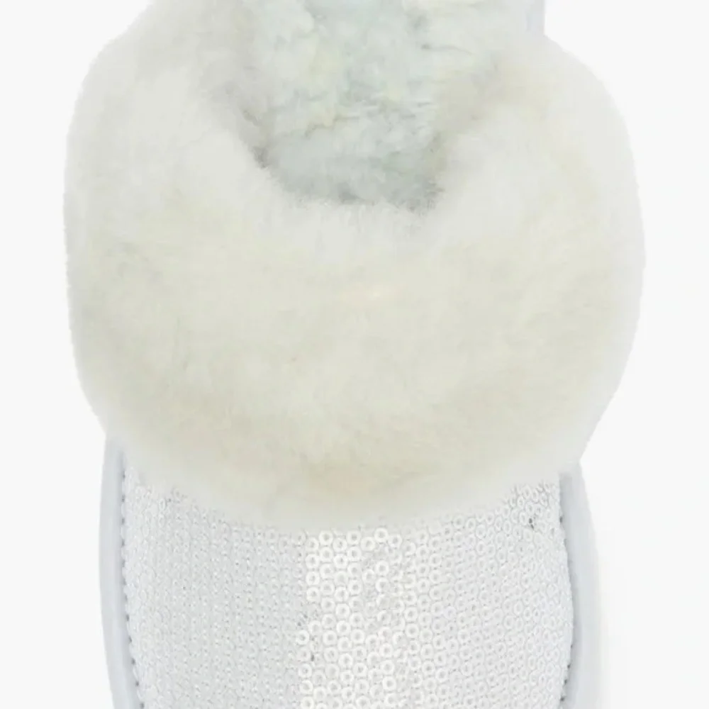 🆕UGG Kids Cozy II Genuine Shearling Scuff Slipper Silver Sequins VACY VIBE::NIB